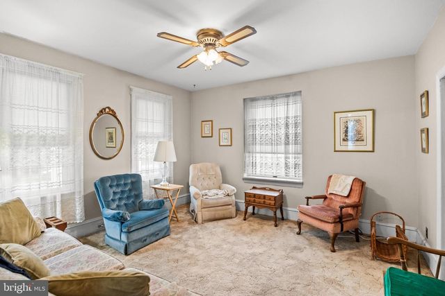 6 BUNTING AVE, Burlington, NJ 08016