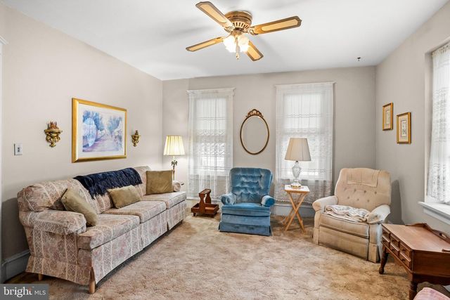 6 BUNTING AVE, Burlington, NJ 08016