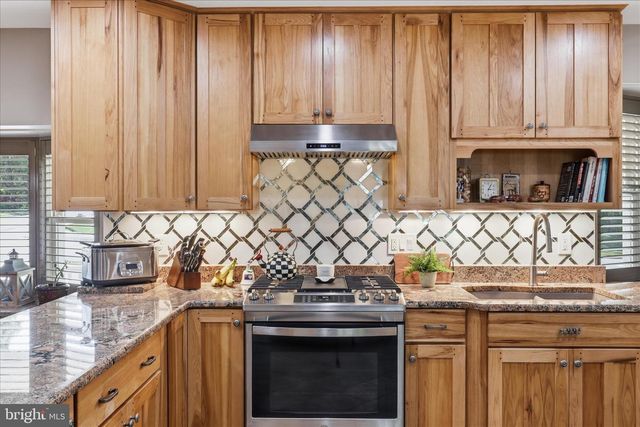 5202 GARNER ST, Springfield, VA 22151