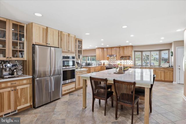 5202 GARNER ST, Springfield, VA 22151