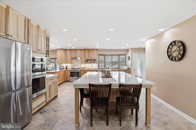 5202 GARNER ST, Springfield, VA 22151