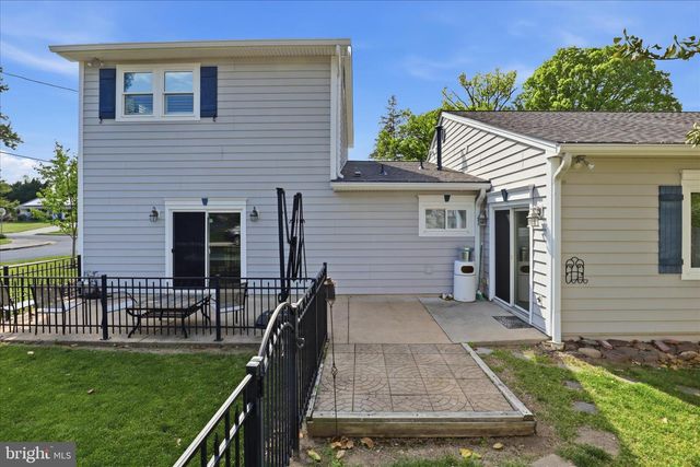 5202 GARNER ST, Springfield, VA 22151