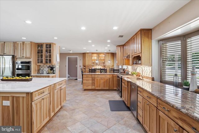 5202 GARNER ST, Springfield, VA 22151