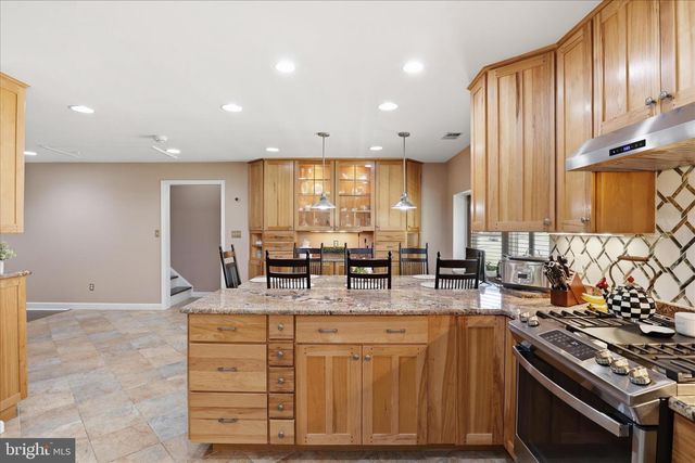5202 GARNER ST, Springfield, VA 22151
