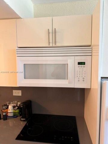 19201 Collins Avenue 348, Sunny Isles Beach, FL 33160