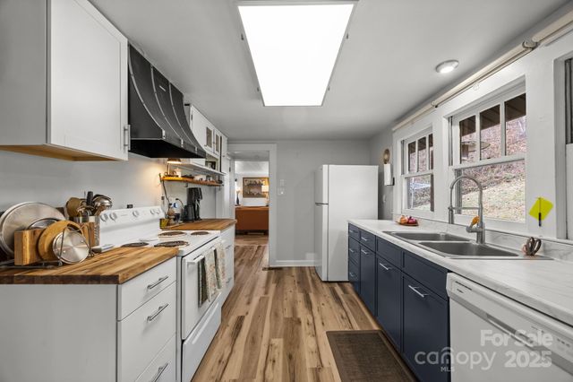 729 & 731 Don Felmet Road, Marshall, NC 28753