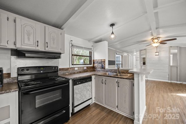 729 & 731 Don Felmet Road, Marshall, NC 28753