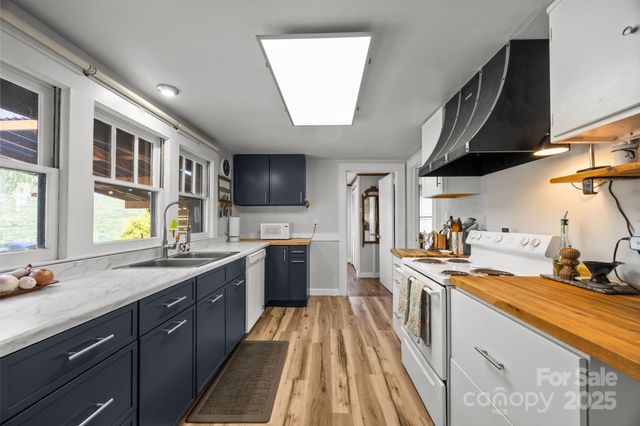 729 & 731 Don Felmet Road, Marshall, NC 28753