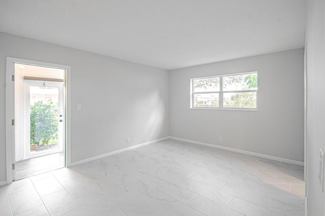 13 Northampton A A, West Palm Beach, FL 33417