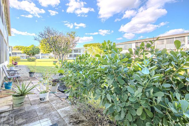 13 Northampton A A, West Palm Beach, FL 33417