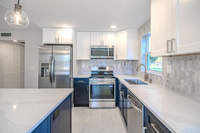 13 Northampton A A, West Palm Beach, FL 33417