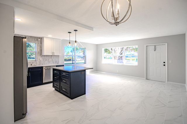 13 Northampton A A, West Palm Beach, FL 33417