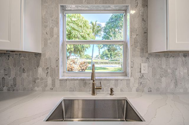 13 Northampton A A, West Palm Beach, FL 33417