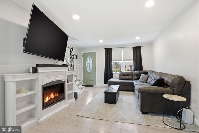 13 RHODE ISLAND AVE, Cherry Hill, NJ 08002