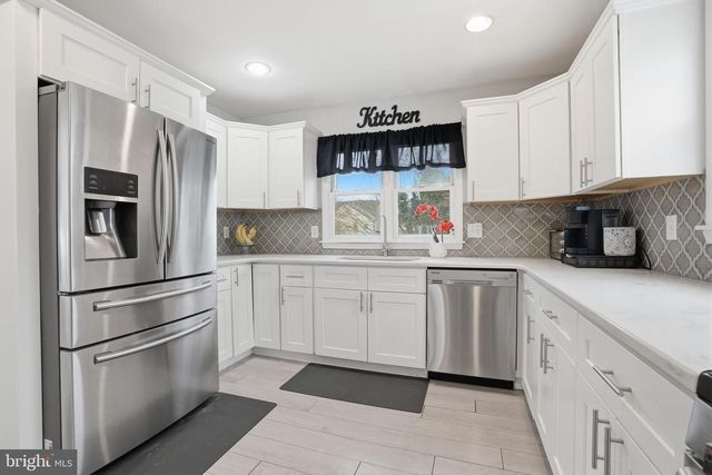 13 RHODE ISLAND AVE, Cherry Hill, NJ 08002