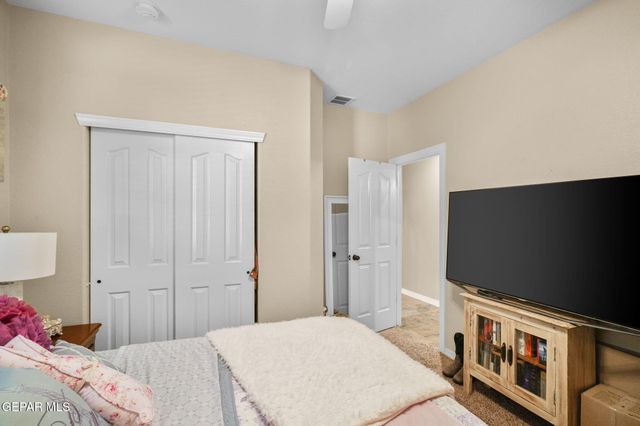 132 S MANZANITA Drive, El Paso, TX 79928