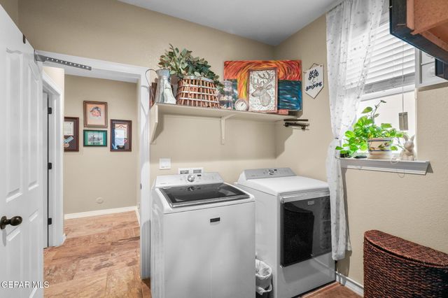 132 S MANZANITA Drive, El Paso, TX 79928