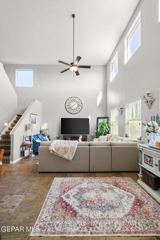 132 S MANZANITA Drive, El Paso, TX 79928