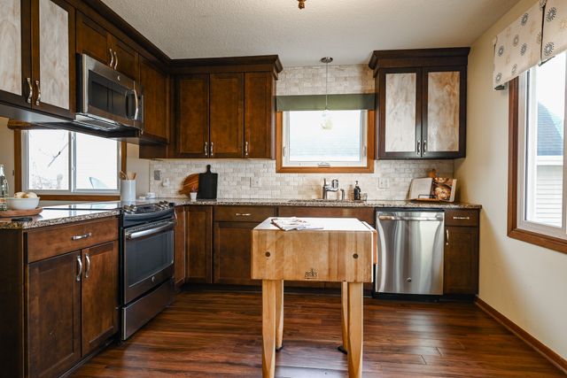 213 24th Street, West Des Moines, IA 50265