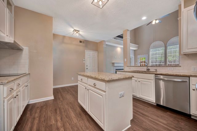 8704 Stonecrest Drive, Irving, TX 75063