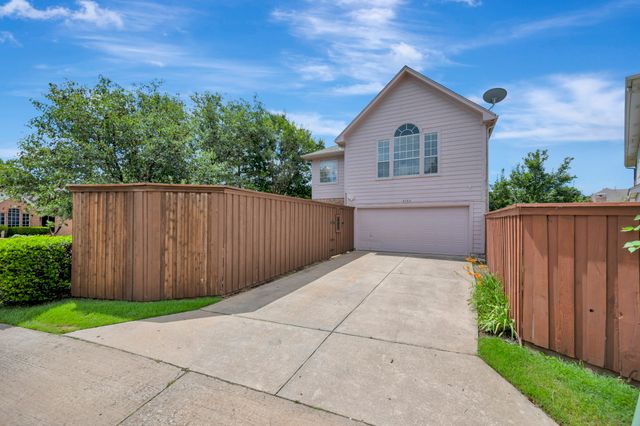 8704 Stonecrest Drive, Irving, TX 75063