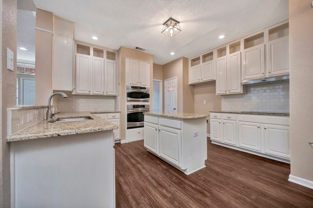 8704 Stonecrest Drive, Irving, TX 75063