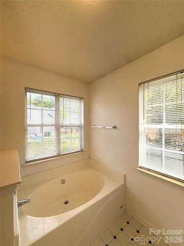 10218 Ridgewell Court, Charlotte, NC 28215