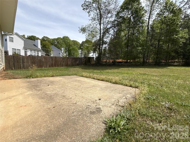 10218 Ridgewell Court, Charlotte, NC 28215