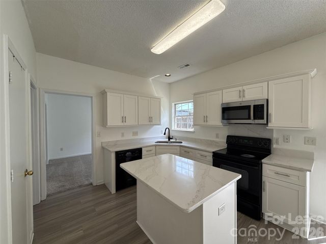 10218 Ridgewell Court, Charlotte, NC 28215
