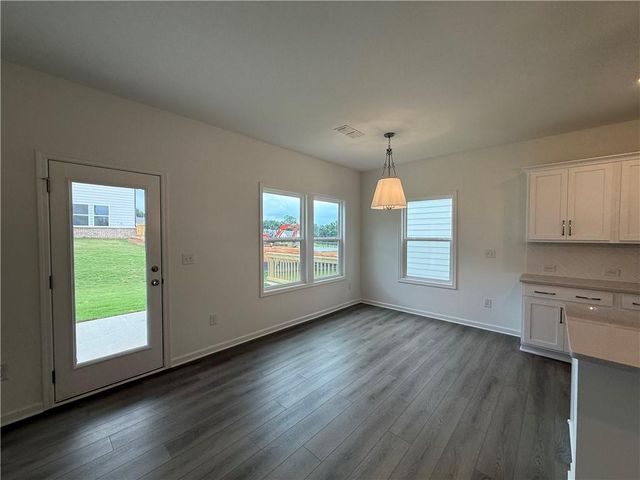 5437 Hargrove Way, Flowery Branch, GA 30542