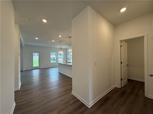 5437 Hargrove Way, Flowery Branch, GA 30542