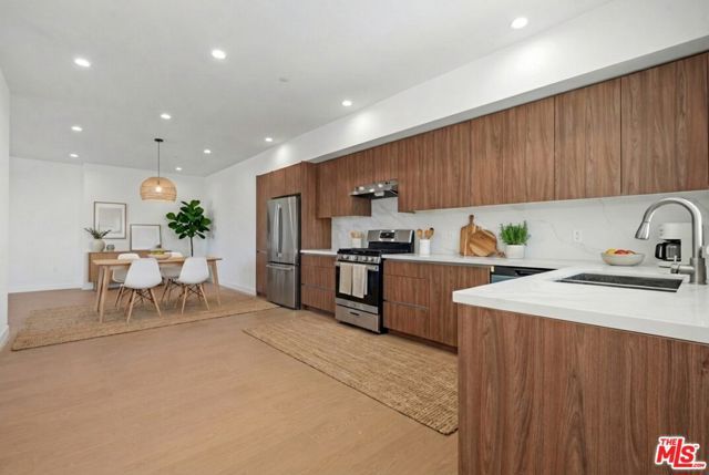 1717 Winona Boulevard 501, Los Angeles, CA 90027
