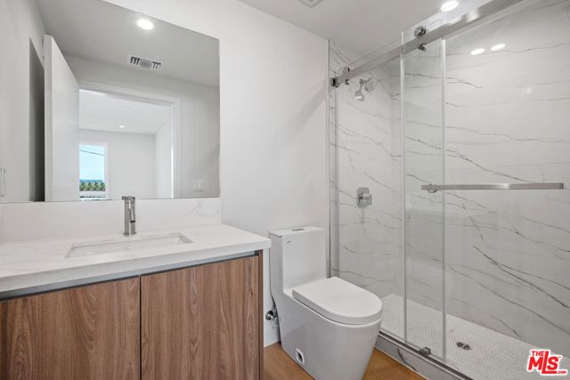 1717 Winona Boulevard 501, Los Angeles, CA 90027