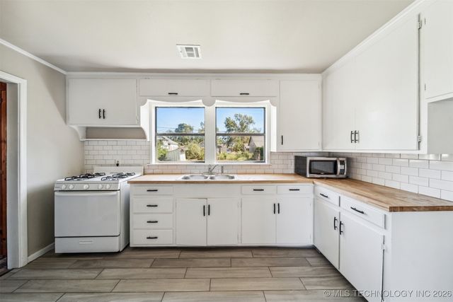 216 S Perdue Avenue, Claremore, OK 74017