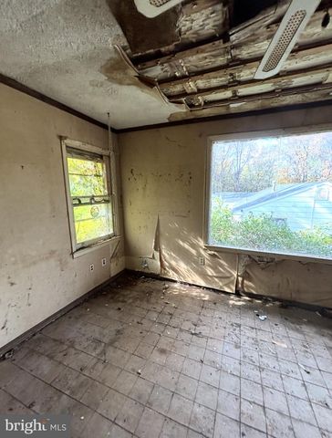 53 WOODLAND AVE, Clementon, NJ 08021