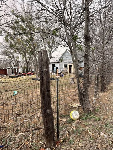 1203 16th Street, Brownwood, TX 76801
