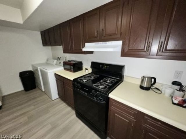 4650 Koval 14 Lane, Las Vegas, NV 89109