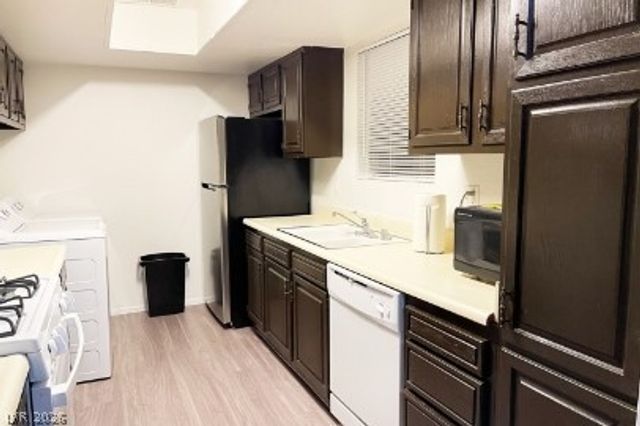 4650 Koval 14 Lane, Las Vegas, NV 89109