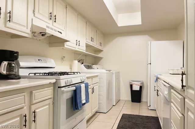 4650 Koval 14 Lane, Las Vegas, NV 89109