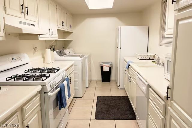 4650 Koval 14 Lane, Las Vegas, NV 89109