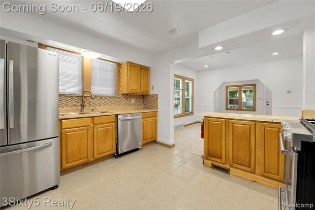 6562 Westpoint Street, Taylor, MI 48180