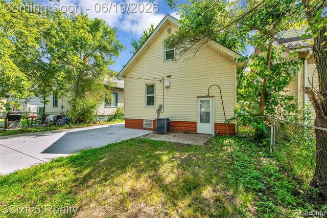 6562 Westpoint Street, Taylor, MI 48180
