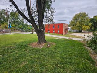 1303 West College Street, Springfield, MO 65806