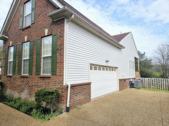 2408 Bayview Dr, Nashville, TN 37217