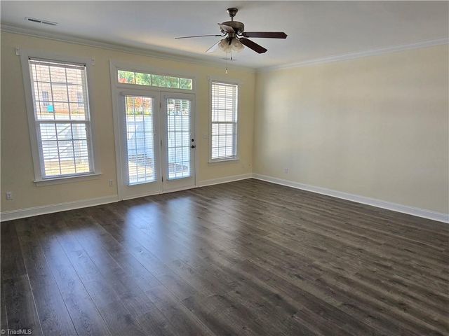 6 Viburnum Lane, Greensboro, NC 27455
