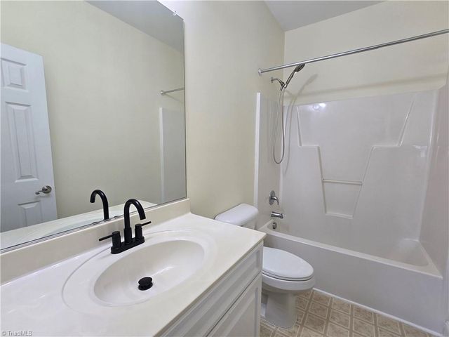 6 Viburnum Lane, Greensboro, NC 27455