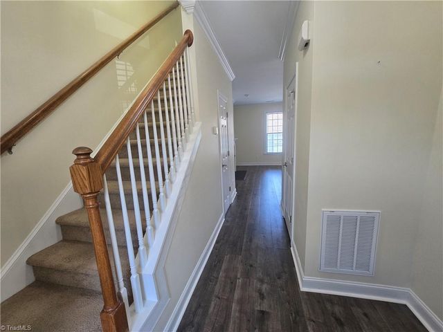 6 Viburnum Lane, Greensboro, NC 27455