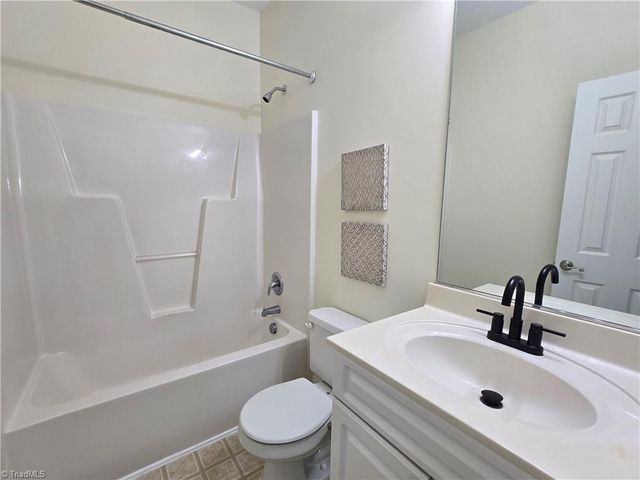 6 Viburnum Lane, Greensboro, NC 27455