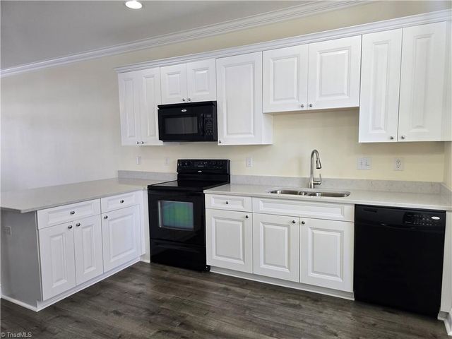 6 Viburnum Lane, Greensboro, NC 27455