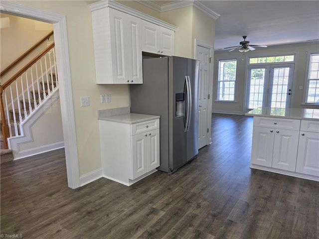 6 Viburnum Lane, Greensboro, NC 27455